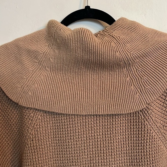 Michael Kors Camel Waffle Knit Cowl Neck Relaxed Fit Sweater Size L - Picture 8 of 9